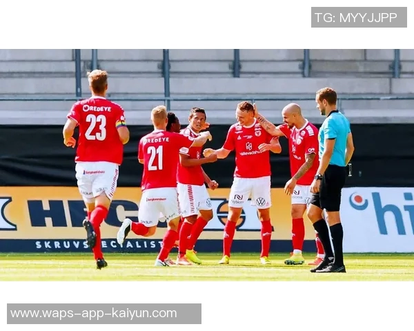 赫根与天狼星的精彩对决揭示足球战术与团队精神的完美结合 赫根与天狼星的精彩对决揭示足球战术与团队精神的完美结合